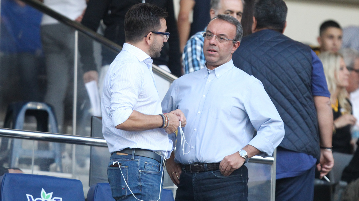 ΑΕΚ - ΠΑΟΚ: Στο ΟΑΚΑ ο Χρήστος Σταϊκούρας