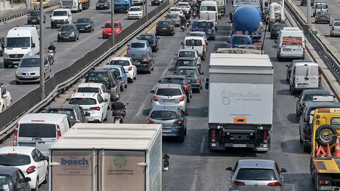 Κίνηση: Λιγότερα τα προβλήματα στους κεντρικούς δρόμους της Αθήνας