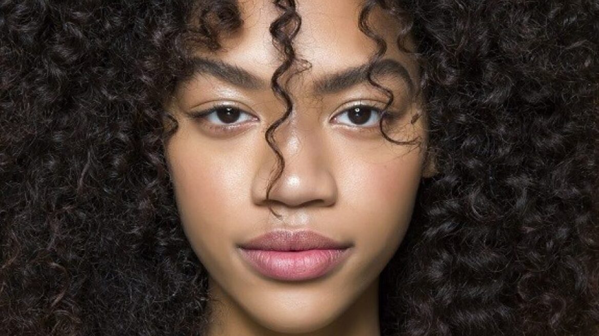 Mε το προϊόν αυτό τα μαλλιά σου θα μακρύνουν και θα λάμπουν μέσα σε ένα μόλις μήνα 