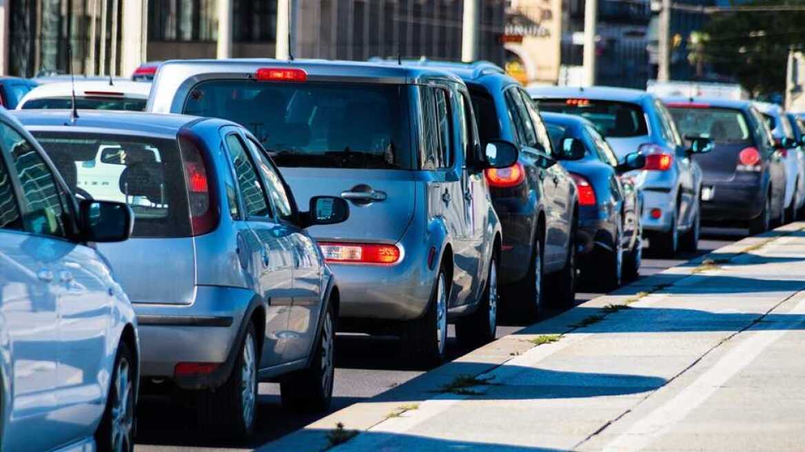Κίνηση τώρα: Μεγάλο μποτιλιάρισμα στους δρόμους - Δείτε LIVE