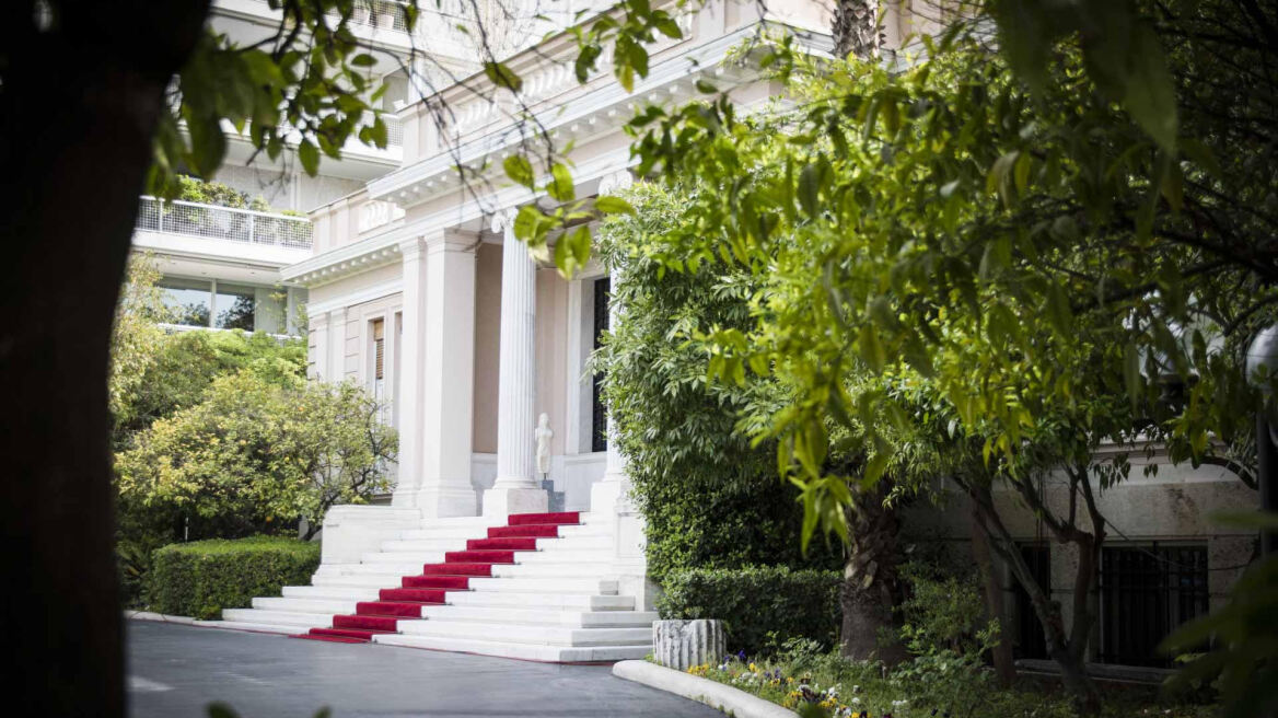 Ο ΣΥΡΙΖΑ λέει ότι διενεργείται προκαταρκτική εξέταση για τον «χασισοκαπνό στο Μαξίμου»