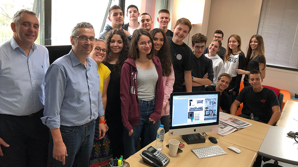 Μαθητές της Σχολής Μωραΐτη στις εγκαταστάσεις του Πρώτου ΘΕΜΑτος