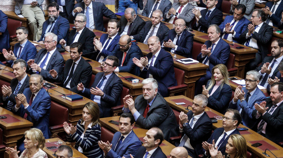 Συνταγματική κατοχύρωση για το ελάχιστο εγγυημένο εισόδημα προωθεί η ΝΔ