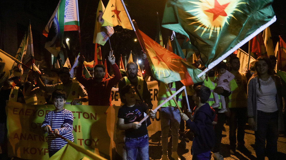 Πορεία Κούρδων στην τουρκική πρεσβεία στην Αθήνα