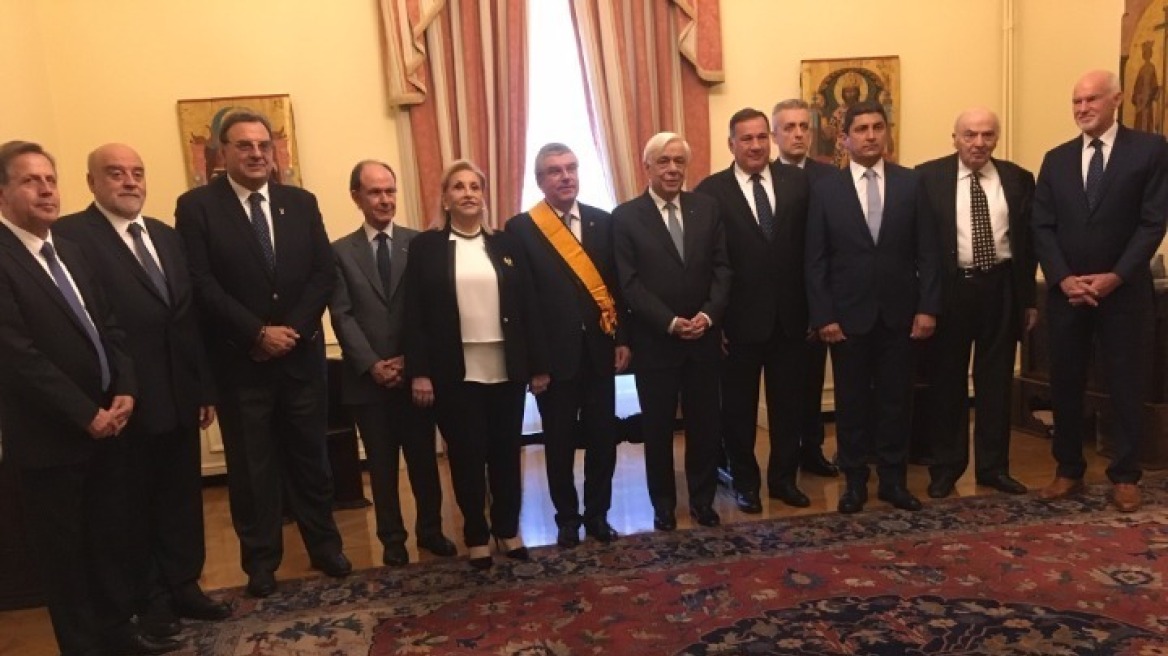 Ο Παυλόπουλος απένειμε στον Τόμας Μπαχ τον Μεγαλόσταυρο του Τάγματος του Φοίνικος