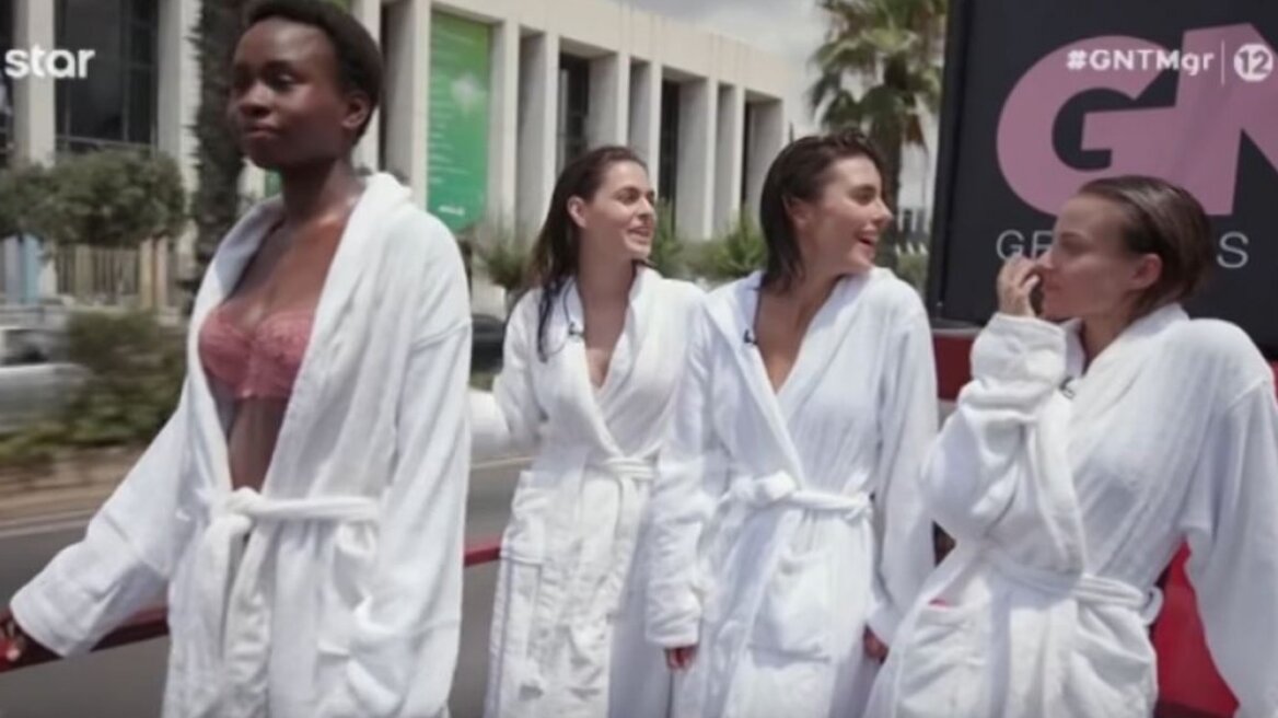 GNTM: Κατήγγειλαν την βόλτα των μοντέλων μπροστά στη Βουλή για... πρόκληση ατυχημάτων