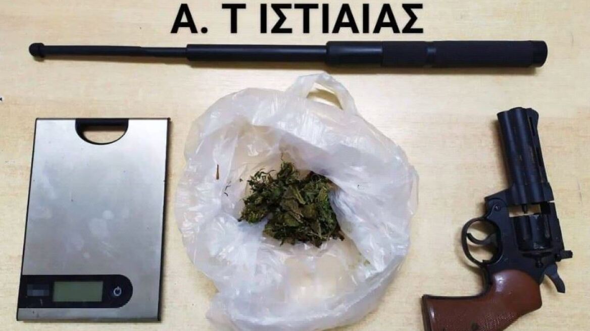 Εύβοια: Τον συνέλαβαν με όπλο, κλομπ και ναρκωτικά