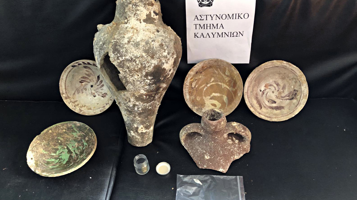 Κάλυμνος: Έκρυβε αρχαία και χασίς στο σπίτι του 