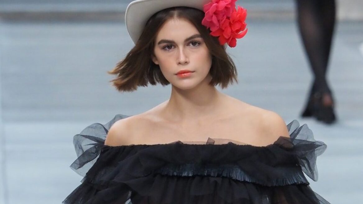 #StrawberryBitten: Πώς θα αντιγράψεις το νέο lip trend από τη Chanel