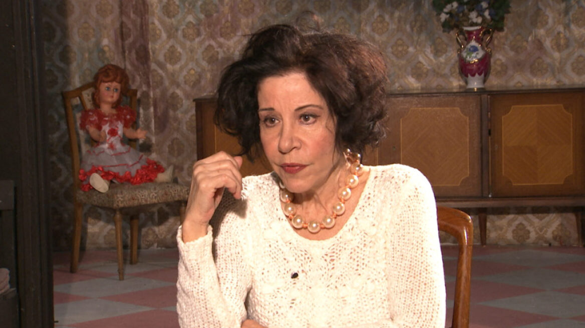 Μίνα Αδαμάκη: «Η οικογένεια είναι ικανή για τα καλύτερα και για τα χειρότερα»