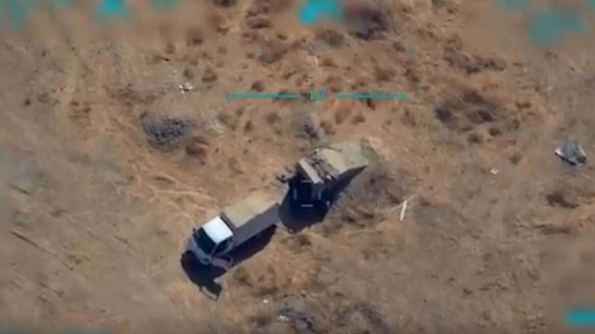 Βίντεο: Η στιγμή που τουρκικό αεροσκάφος βομβαρδίζει κουρδικό καμιόνι μαζί με τους επιβάτες του