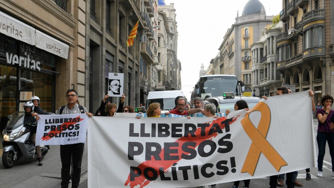 Ισπανία: Ποινές κάθειρξης από 9-13 χρόνια για εννέα Καταλανούς ηγέτες