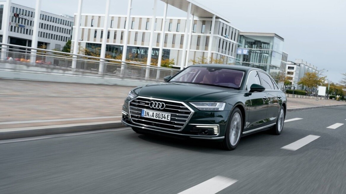 Το μεγάλη λιμουζίνα της Audi έχει 450 άλογα & κατανάλωση 2,5 λτ./100 χλμ.