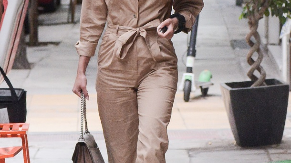 Boilersuit: Η Ηλιάνα Παπαγεωργίου φόρεσε την νούμερο ένα τάση της σεζόν 