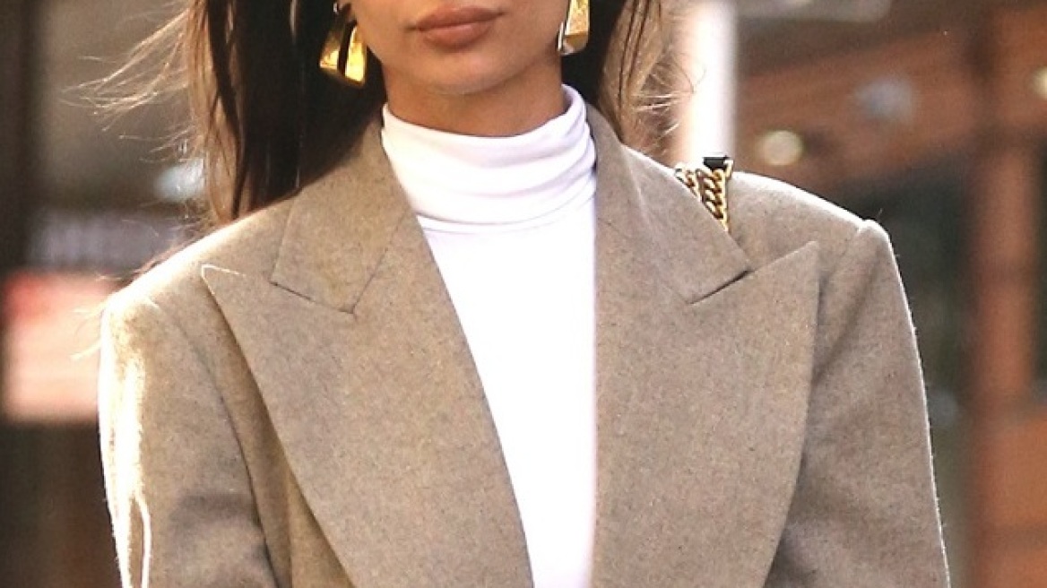 Οι μπότες της Emily Ratajkowski κοστίζουν λιγότερο από 90 ευρώ και ξέρουμε που θα τις βρεις