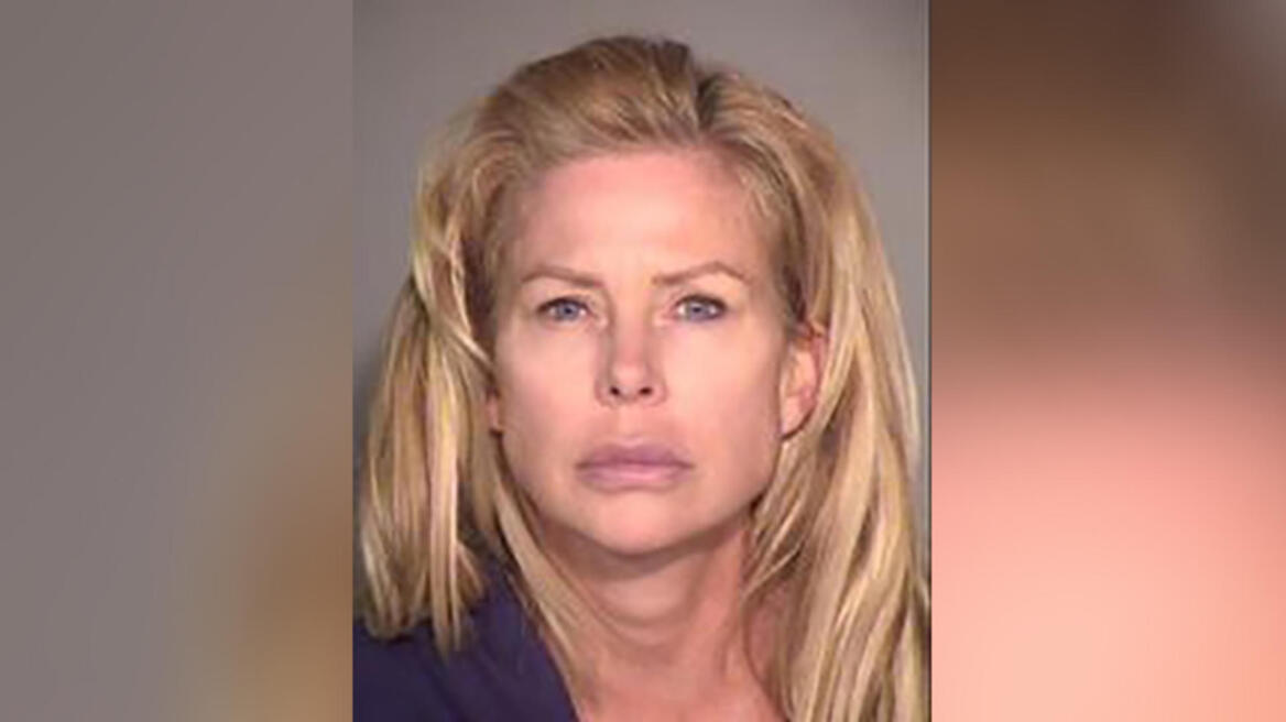 ΗΠΑ: 47χρονη μητέρα συνελήφθη για σεξ, ναρκωτικά και αλκοόλ με δύο 14χρονους