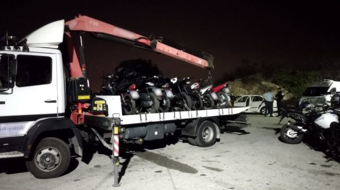 Στην πλατεία Λυκαβηττού η Τροχαία για «κόντρες» με μηχανές