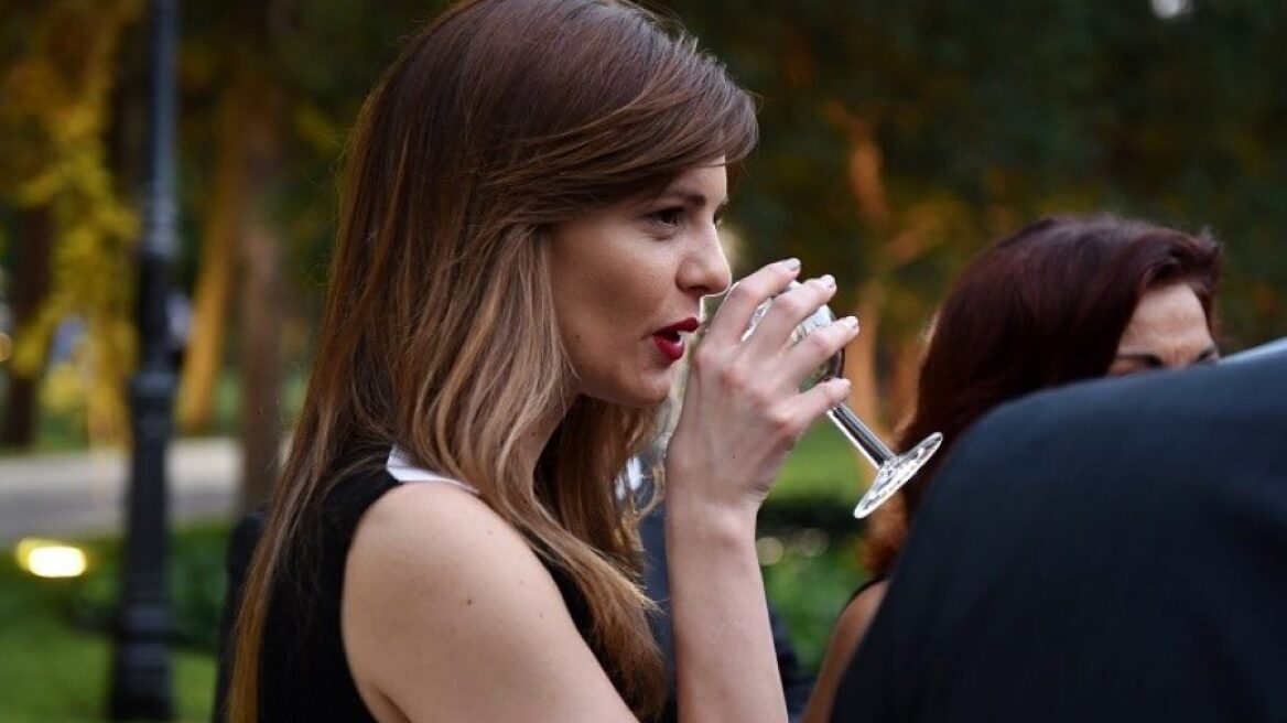 Τα κοσμήματα που έκανε δώρο ο Δημήτρης Τζανακόπουλος στην Έφη Αχτσιόγλου