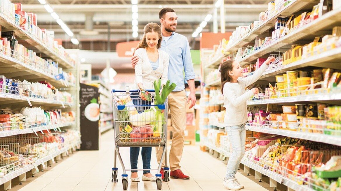 Η μεγάλη μάχη για τα 9,4 δισ. του λιανεμπορίου