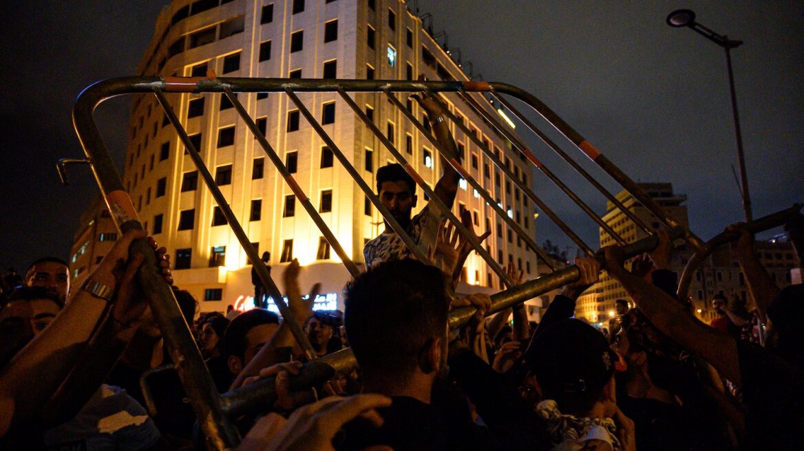 Λίβανος: Διάθεση υποχώρησης της κυβέρνησης μπροστά στις αντιδράσεις του κόσμου 