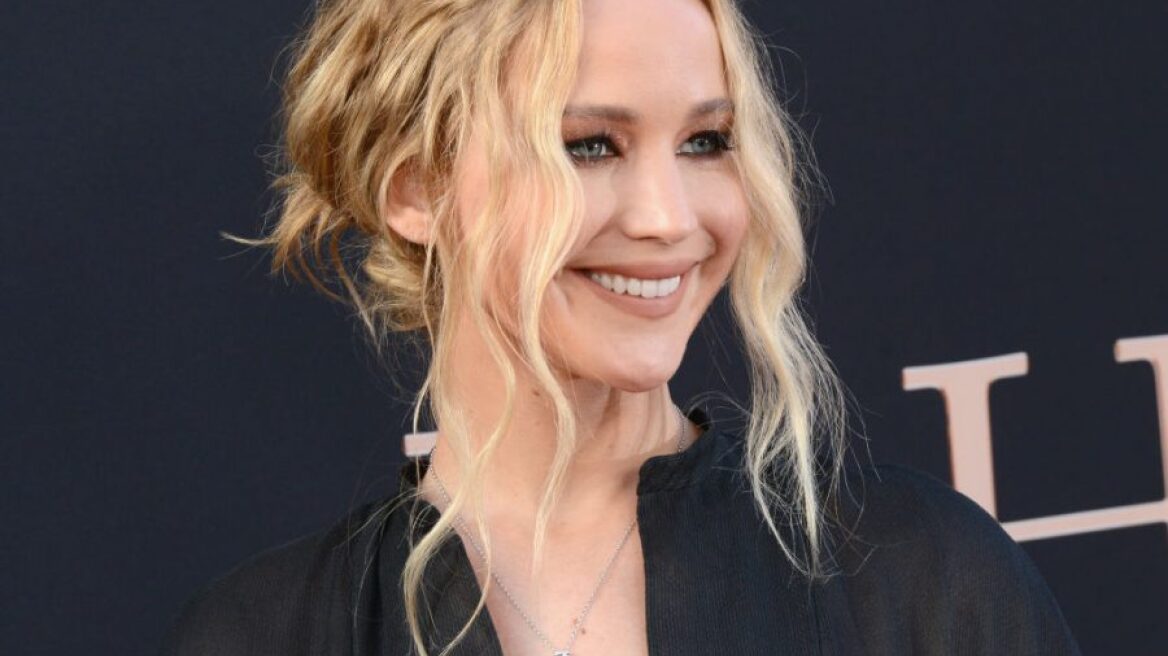 H Jennifer Lawrence φόρεσε Dior για να παντρευτεί τον Cooke Maroney