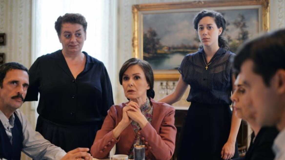 Το twitter ενθουσιάστηκε από την είσοδο της Κάτιας Δανδουλάκη στις Άγριες Μέλισσες