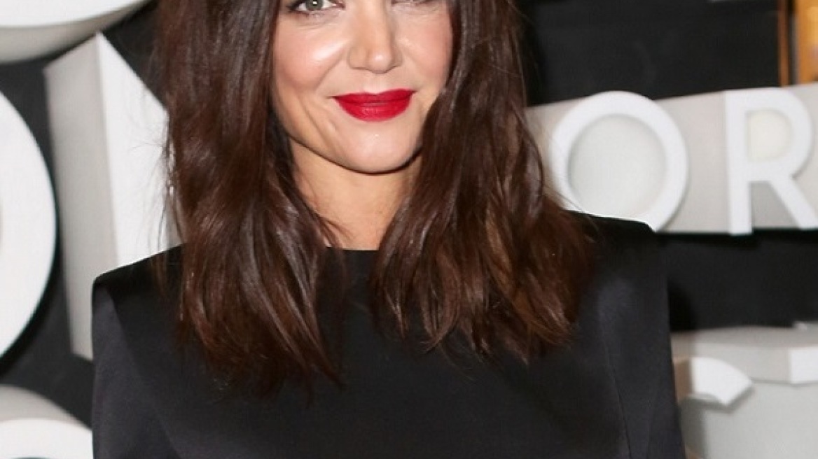 Η Katie Holmes αποθέωσε το μικρό μαύρο φόρεμα