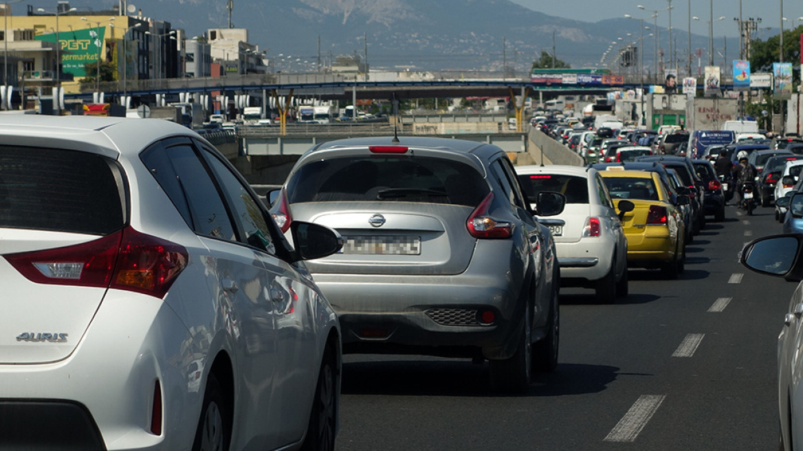 Κίνηση τώρα: Μποτιλιάρισμα στον Κηφισό από ανατροπή φορτηγού - Ουρά χιλιομέτρων