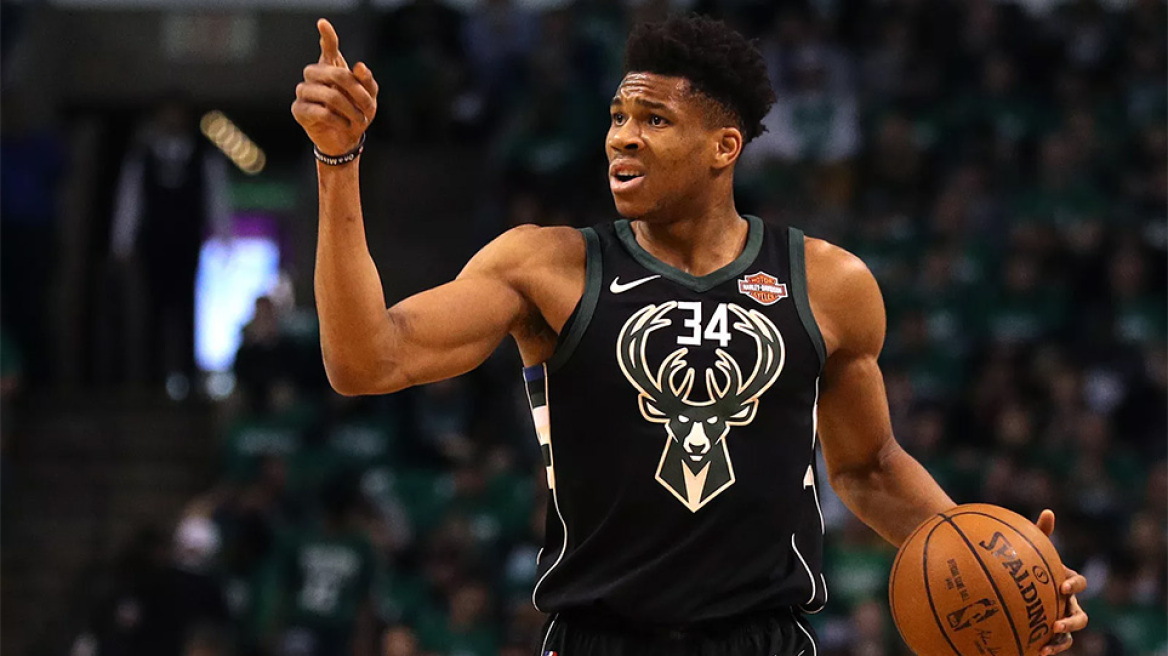 Πρεμιέρα MVP για τον Αντετοκούνμπο με τριπλ-νταμπλ και νίκη επί των Ρόκετς με ανατροπή