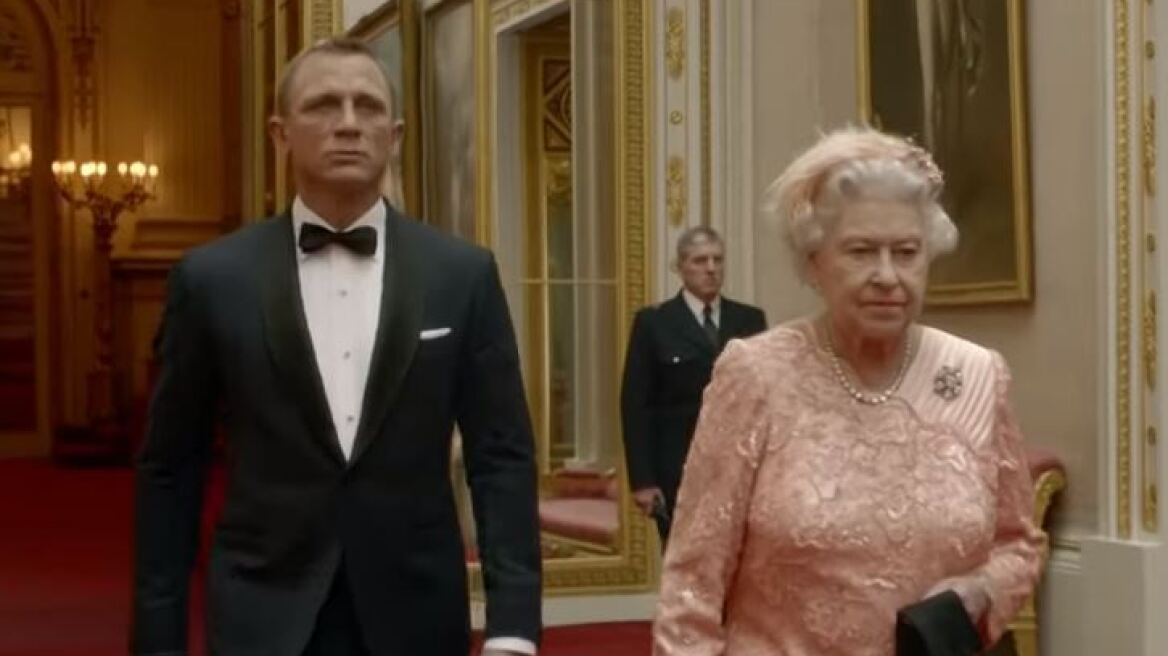Βασίλισσα Ελισάβετ: Ο όρος που έθεσε για να γίνει το... «κορίτσι» του Τζέιμς Μποντ