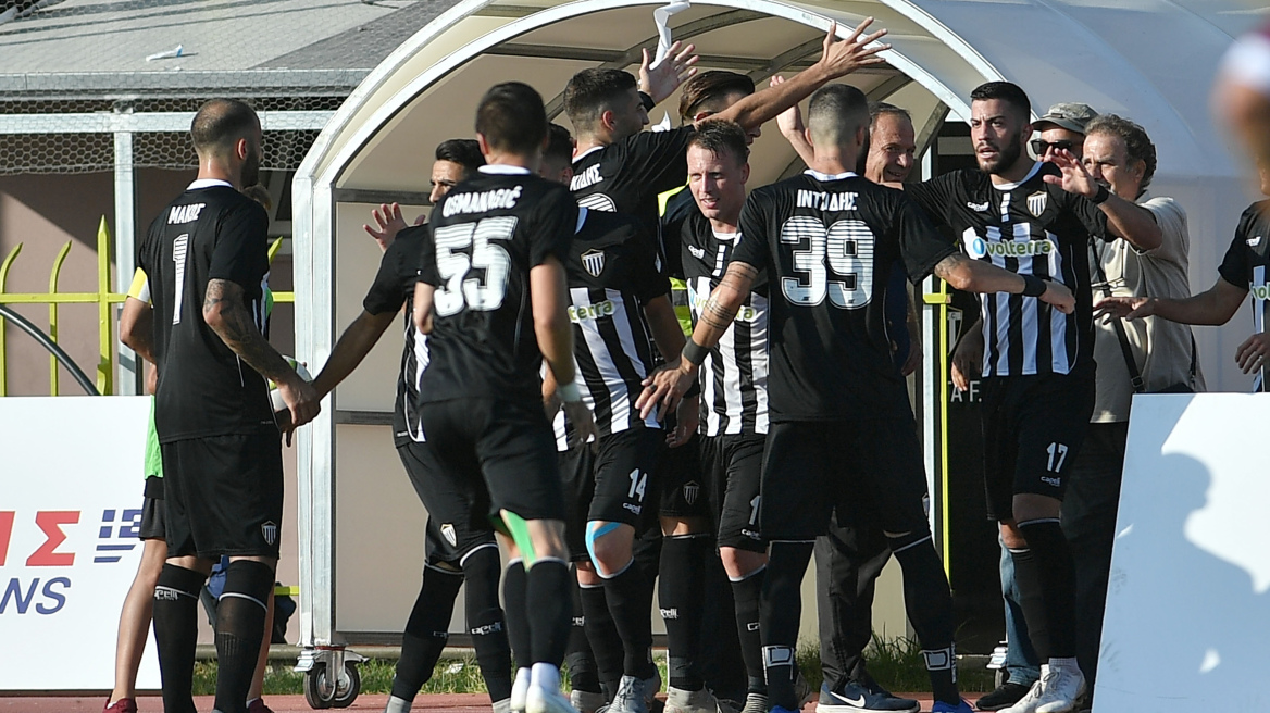 Κύπελλο ποδοσφαίρου, Καλαμάτα - Λάρισα 3-0: Η «Μαύρη Θύελλα» παρέσυρε την ΑΕΛ