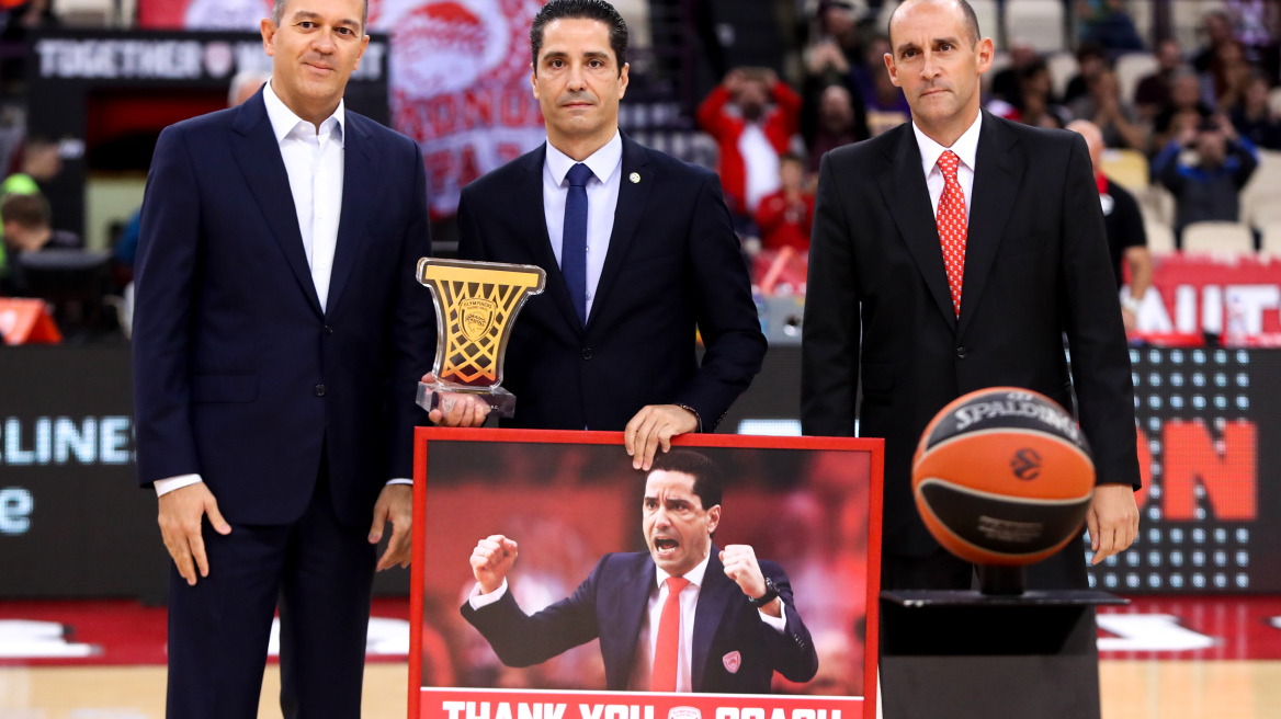 Euroleague: Βραβεύτηκε και αποθεώθηκε ο Σφαιρόπουλος στο ΣΕΦ