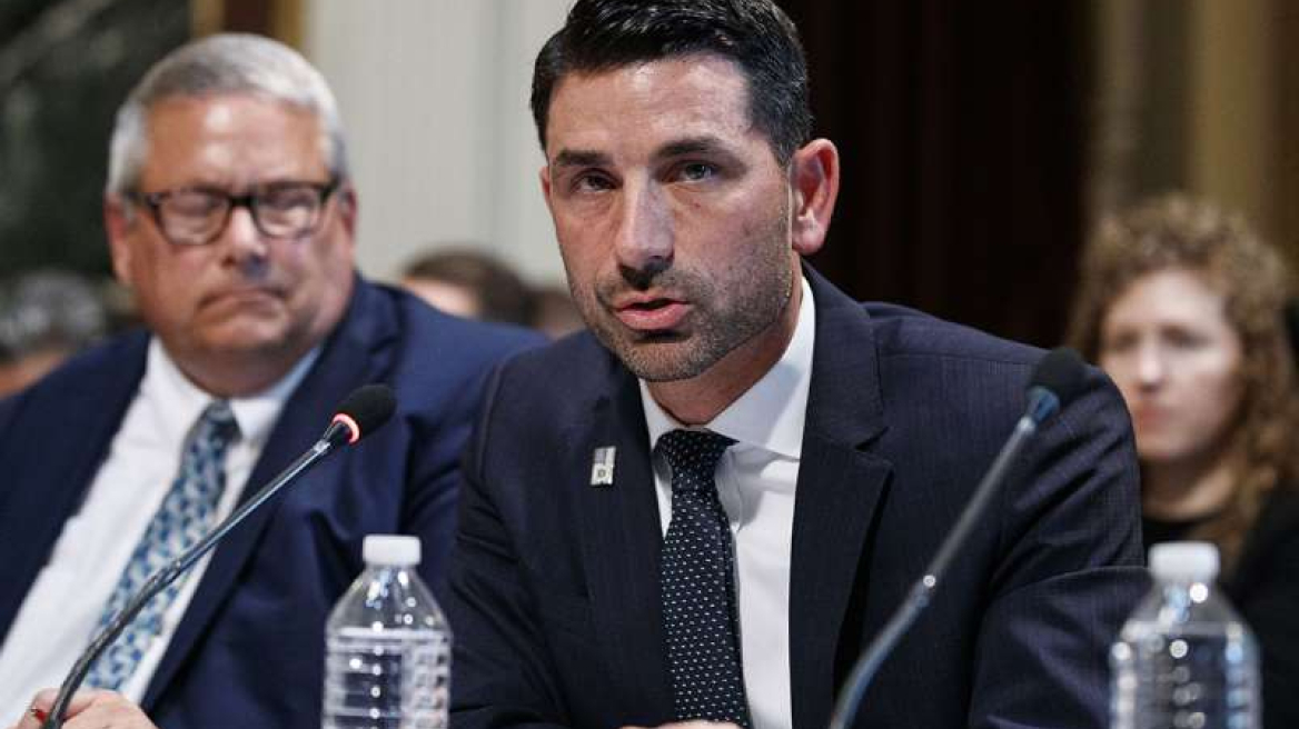 ΗΠΑ: Ένας... Λύκος για υπουργός Εσωτερικής Ασφάλειας