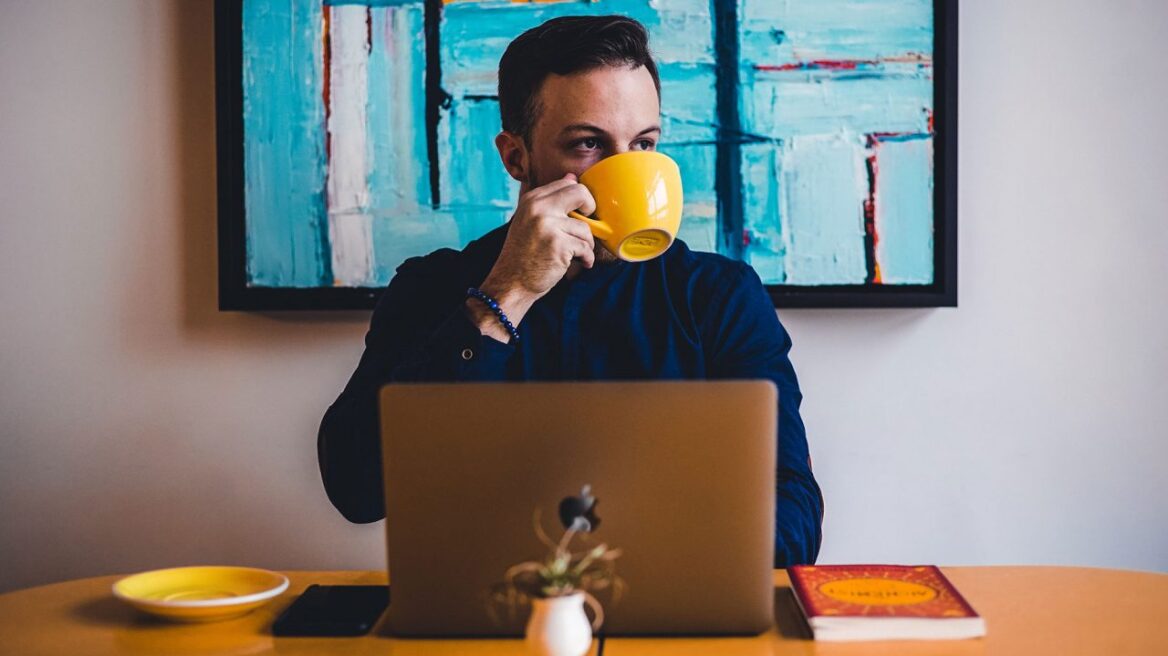 Πιο υγιείς όσοι πίνουν λίγο ή πολύ καφέ; Εσείς τι λέτε;