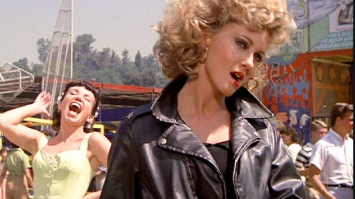 Το σέξι μαύρο σύνολο της Ολίβια Νιούτον-Τζον από το Grease «έπιασε» $405.700 σε δημοπρασία!