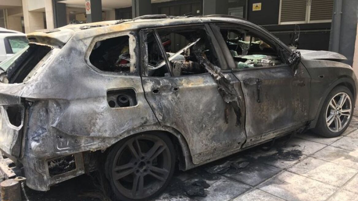 Θεσσαλονίκη: Εμπρηστική επίθεση από αντιεξουσιαστές σε όχημα διπλωματικού σώματος