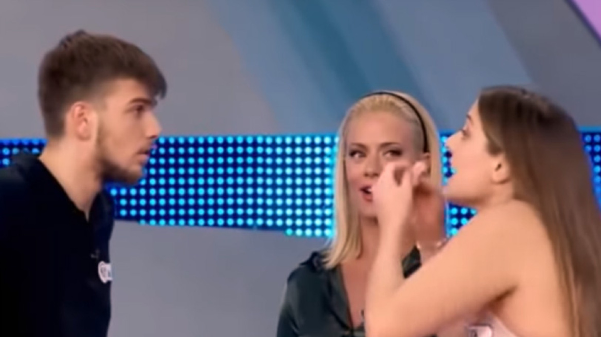 Παρα τρίχα δεν έφαγε ξύλο: Παίκτρια του Ρουκ Ζουκ εκνευρίστηκε με συμπαίκτη της επειδή δεν έβρισκε τη λέξη 