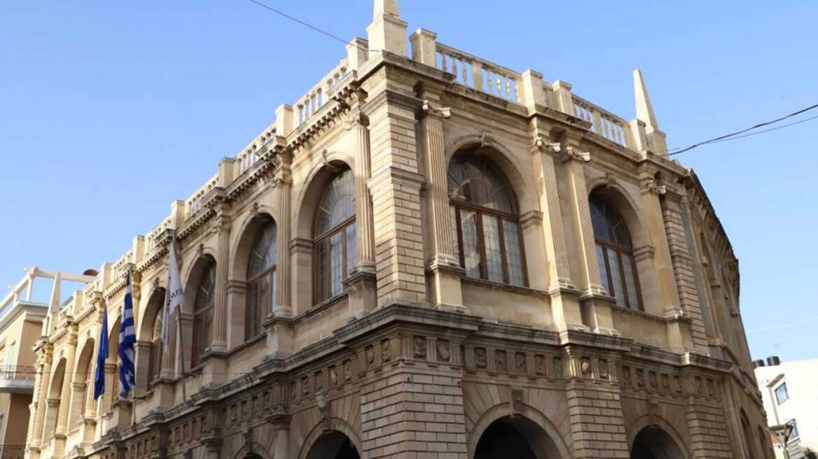 Δήμος Ηρακλείου: Όταν ο δήμαρχος βολεύει στελέχη του συνδυασμού του