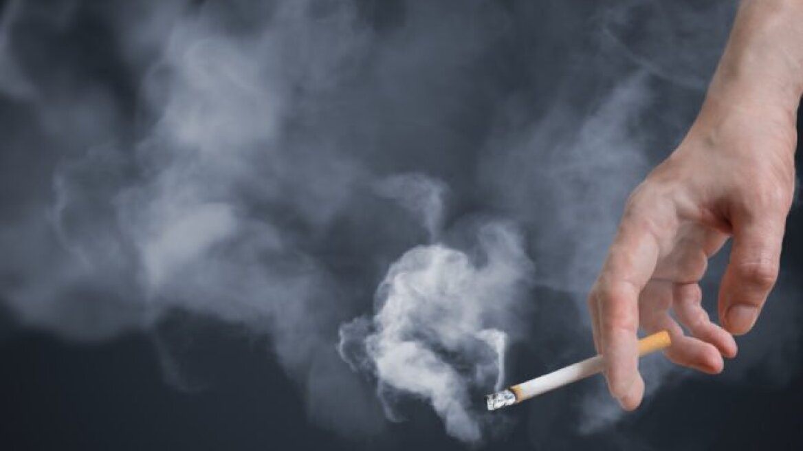 Έρευνα: Το κάπνισμα αυξάνει τον κίνδυνο εμφάνισης κατάθλιψης και σχιζοφρένειας