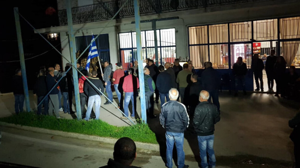 Προσφυγικό: Έντονες αντιδράσεις στη Λάρισα για τη μεταφορά μεταναστών 