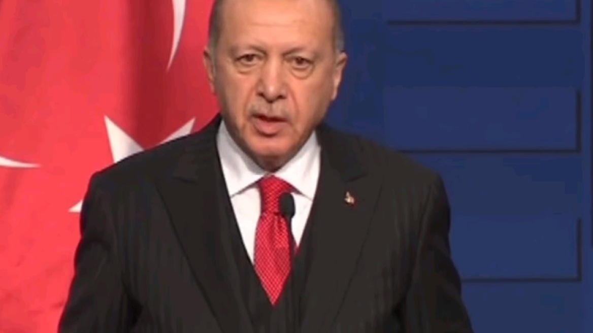 Απειλεί ξανά ο Ερντογάν: Μεγάλο μέρος από τα 4 εκατ. προσφύγων της Τουρκίας μπορεί να βρεθεί στην Ευρώπη 