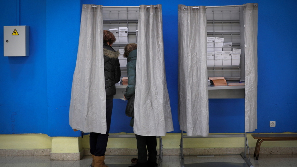 Ισπανία - Εκλογές: Πρώτοι οι Σοσιαλιστές - Διπλασίασαν τις έδρες τους οι ακροδεξιοί