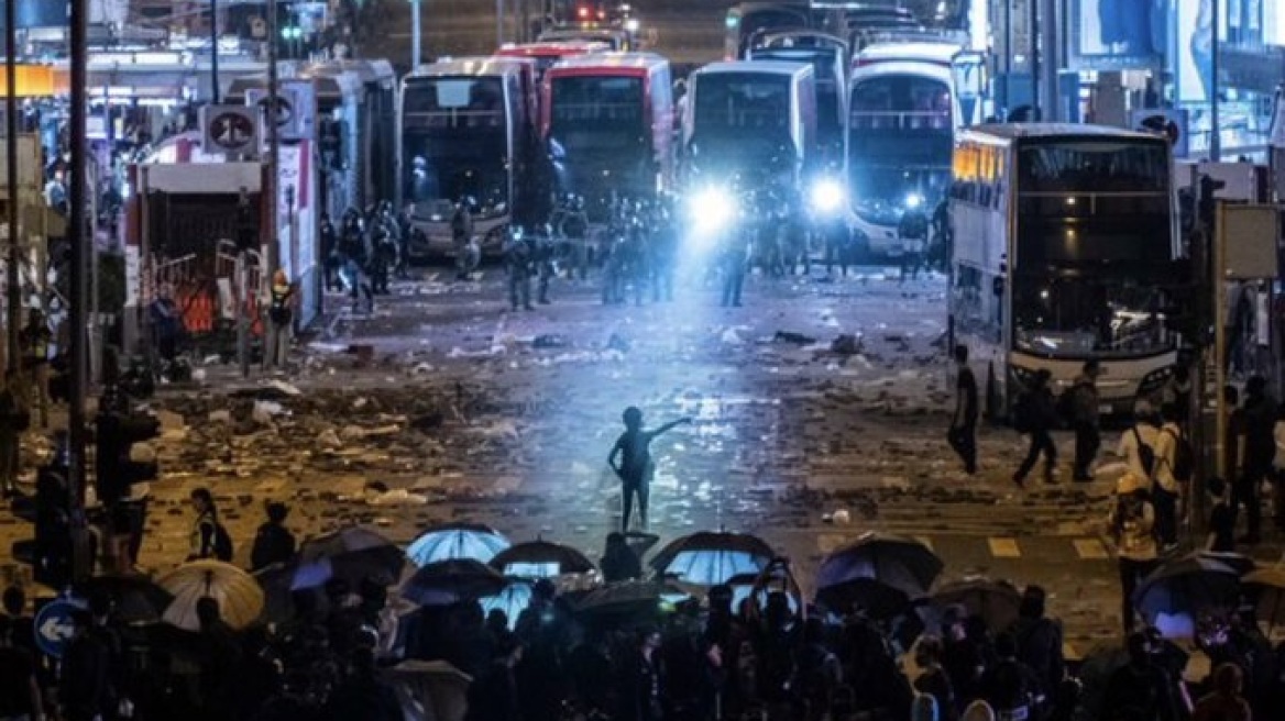 ΗΠΑ και Βρετανία ζητούν αποκλιμάκωση της βίας στο Χονγκ Κονγκ