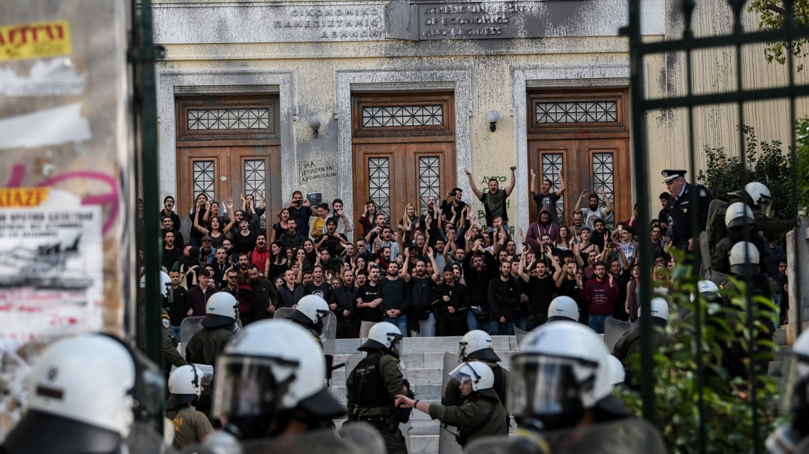 Ευαγγελισμός: Τρεις φοιτητές τραυματίες κατά τα επεισόδια στην ΑΣΟΕΕ