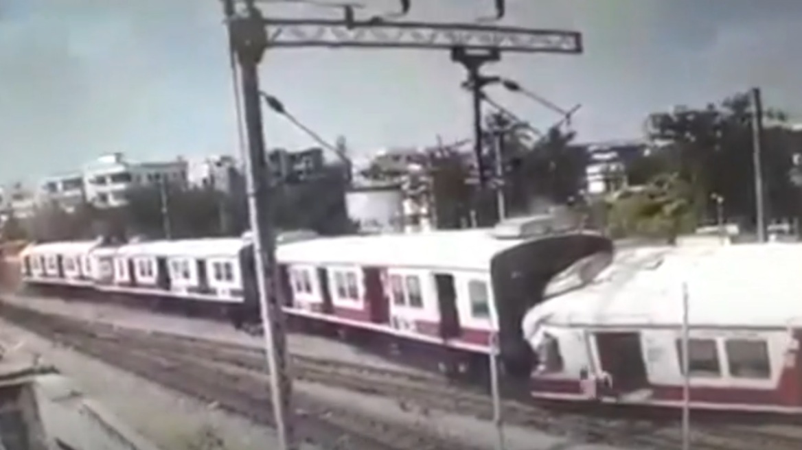 Ινδία: Η τρομακτική στιγμή της μετωπικής σύγκρουσης δύο τρένων