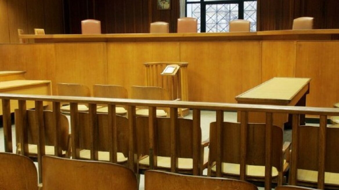 Τροπολογία: Θα μπορούν να χρησιμοποιηθούν σε κρίσιμες δίκες παράνομα κτηθείσες αποδείξεις 