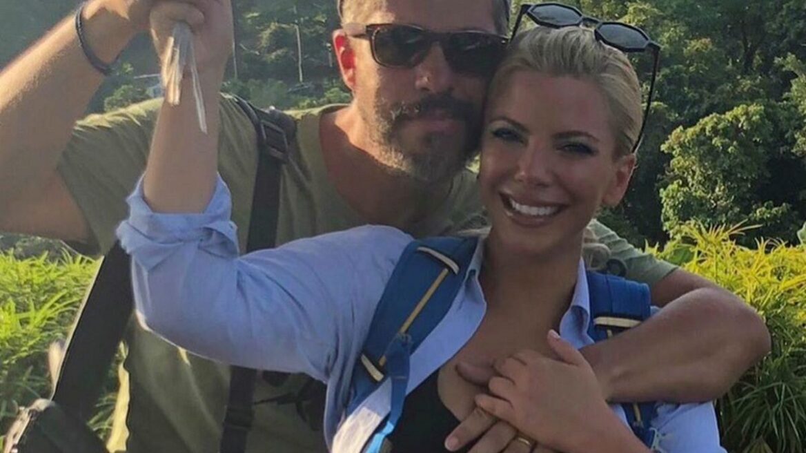 Η θεαματική βουτιά της Αντελίνας Βαρθακούρη: Πήδηξε από ψηλό βράχο στη θάλασσα 