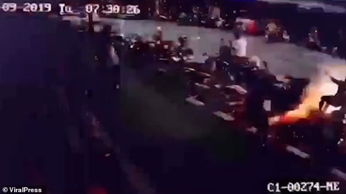 Ταϊλανδή «κεραυνοβολήθηκε» από καλώδιο 22.000 Volt και επέζησε - Δείτε βίντεο