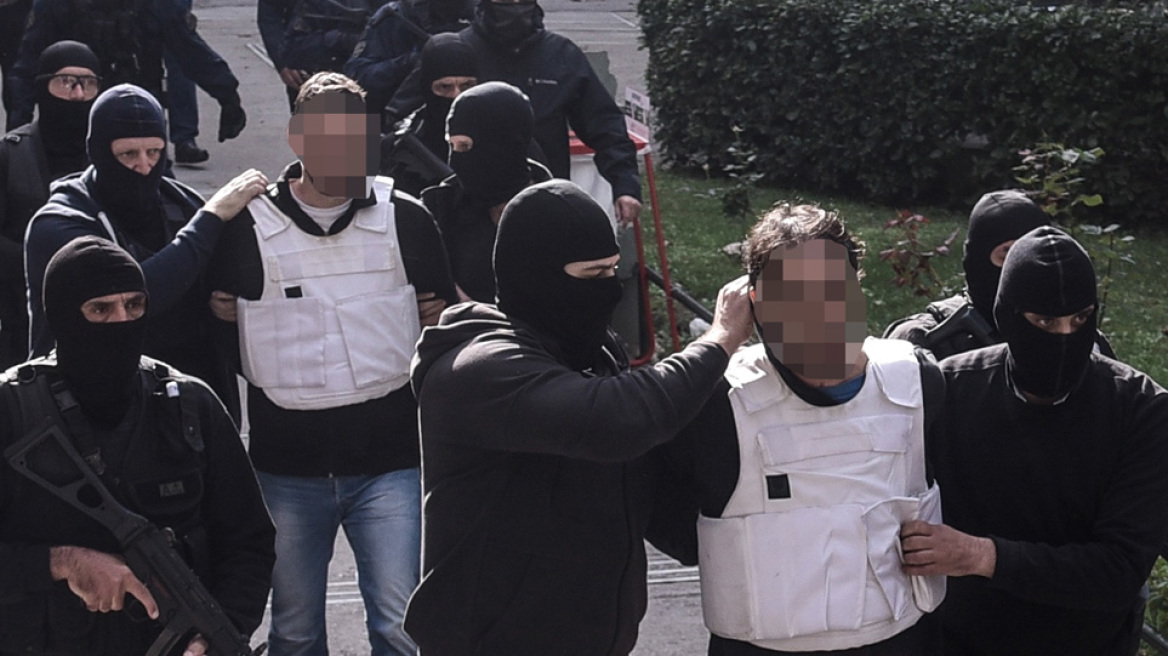 «Επαναστατική Αυτοάμυνα»: Νέα βίντεο από τη ληστεία στον Χολαργό