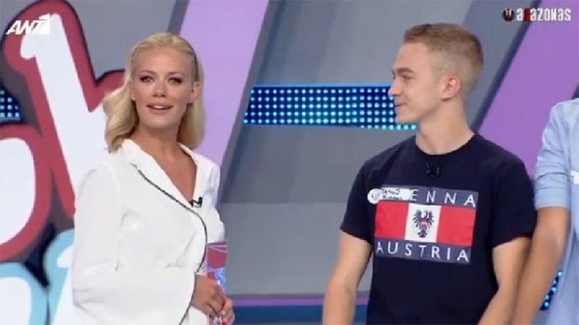 Πιτσιρικάς... γύπας την πέφτει στεγνά στη Μακρυπούλια στο Ρουκ Ζουκ 